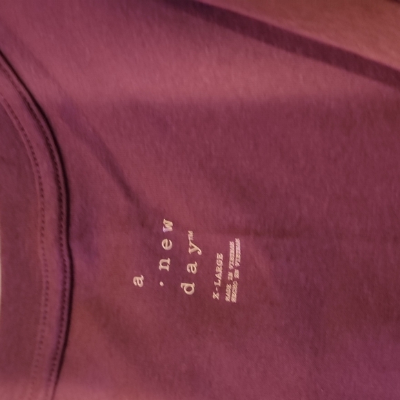 Ladies top - Picture 3 of 3